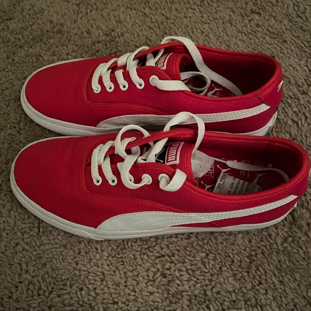PUMA Sneakers